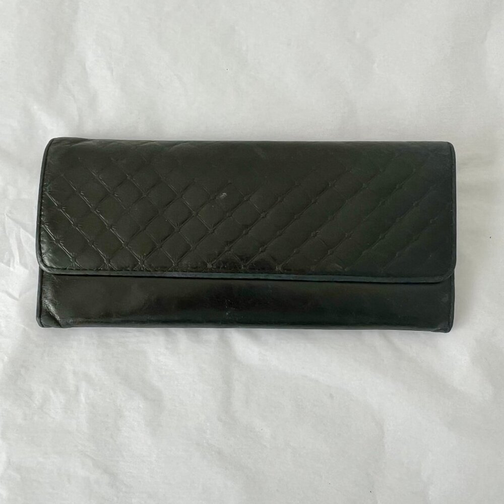 Hobo International Black Smooth Embossed Quilted Leather Trifold Wallet - Picture 1 of 12